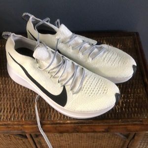 Once worn Men’s size 9.5 Nike zoom fly fk shoes